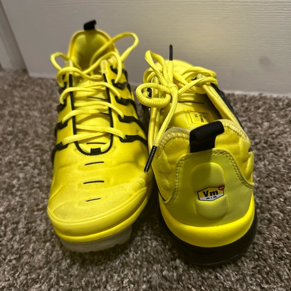 Used - Vapormax Plus - Don’t wear anymore - Wore less than 10 times - $188 obo - Picture 3 of 5